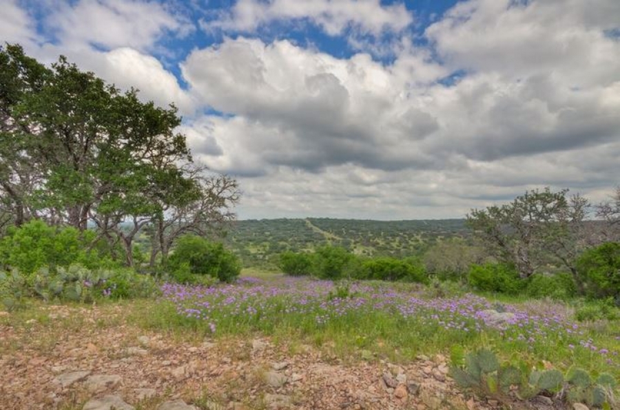 [SOLD] Edwards County High Fenced Hunting Ranch Meek Ranch Sales